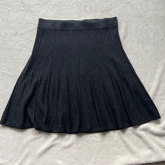 CAbi Vogue 503 ribbed knitted skirt charcoal gray - Picture 1 of 9